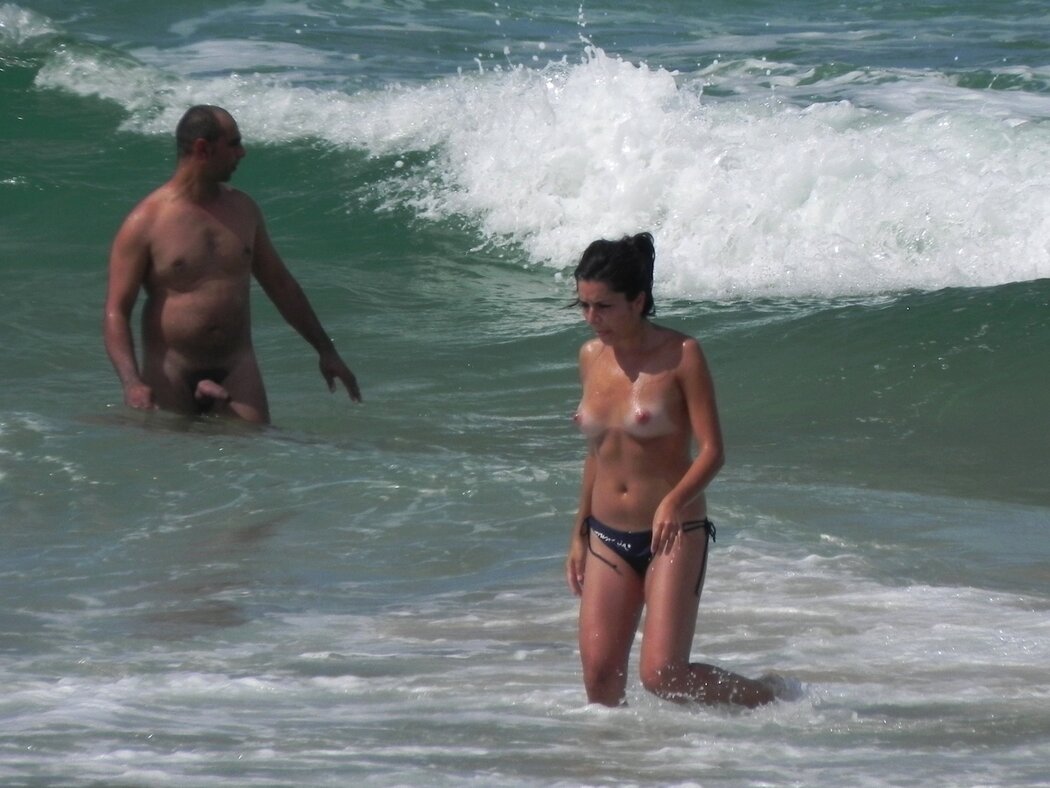 Boner At The Beach