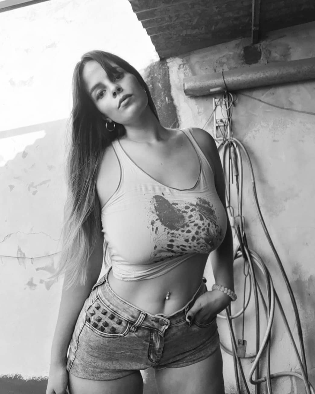 Boobs In A Tight Shirt