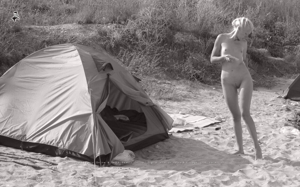 NAKED CAMP