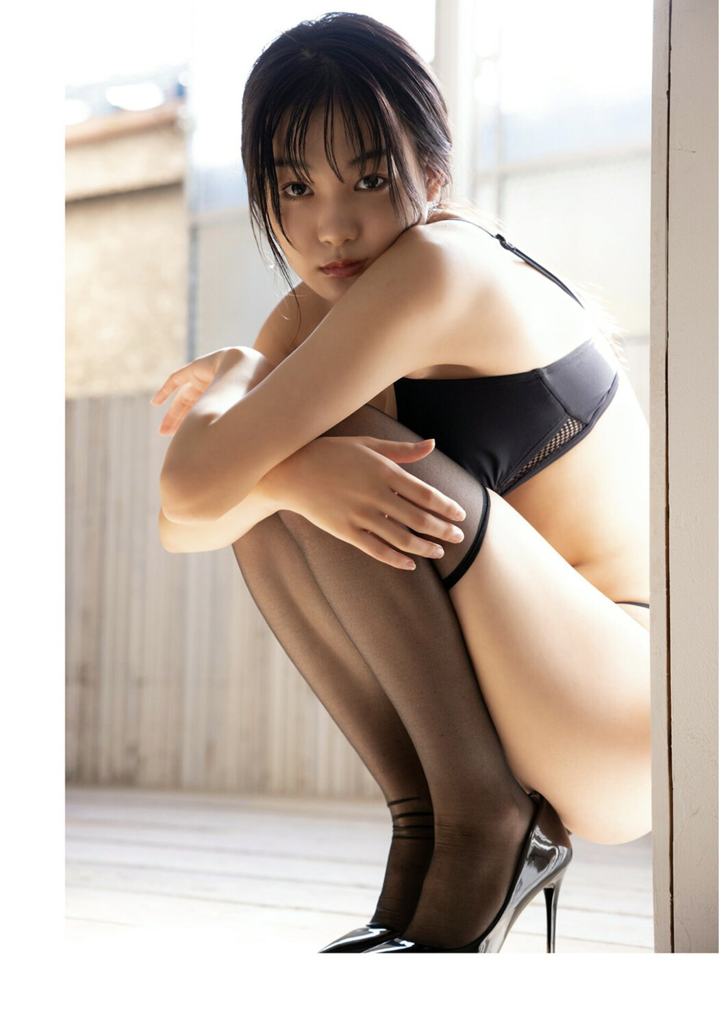 Haruna Yoshizawa 吉澤遥奈, BRODYデジタル写真集 『Light and Shadow』 Set.01
