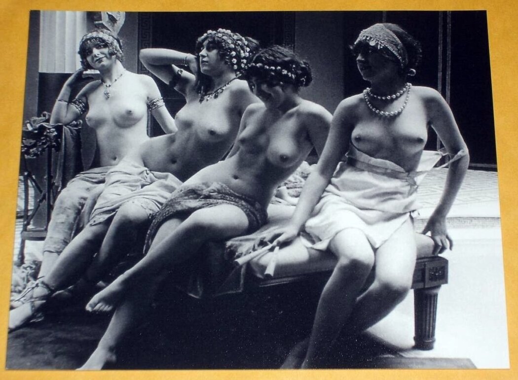 Vintage Naked Girls