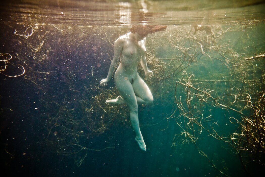 NAKED Diving