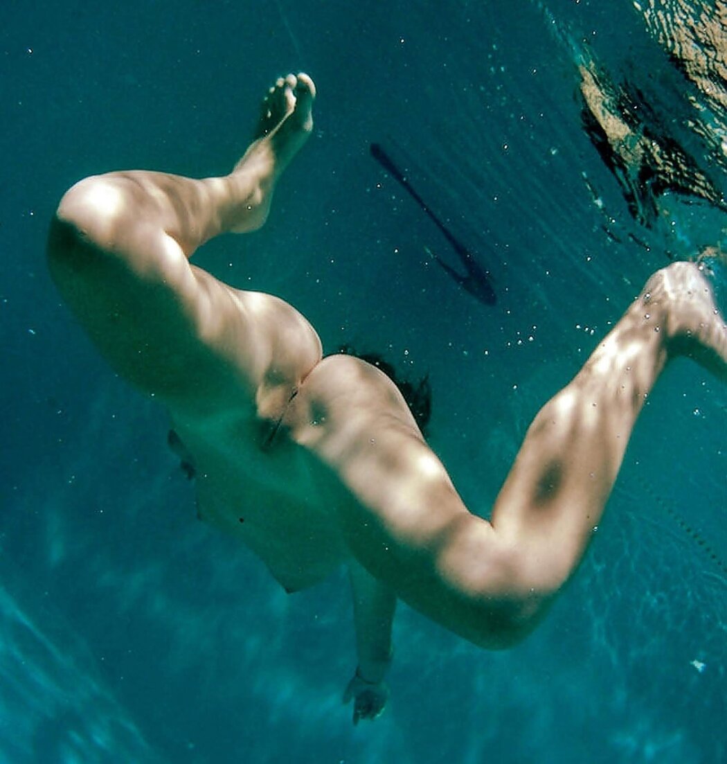 NAKED Diving