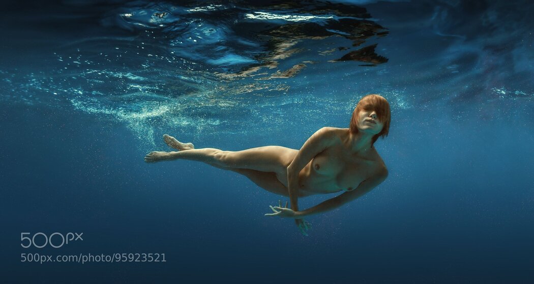 NAKED Diving