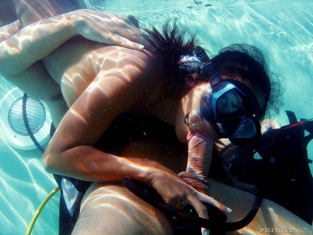 NAKED Diving