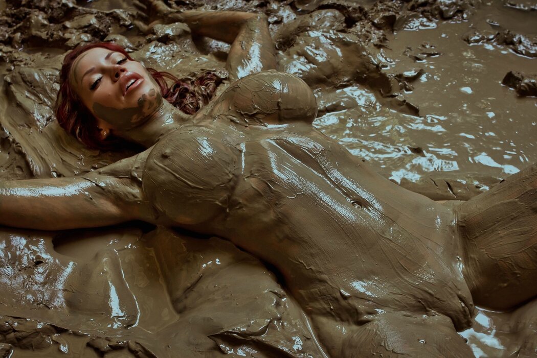 Naked In Mud
