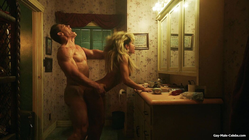 Jennifer Holland Naked
