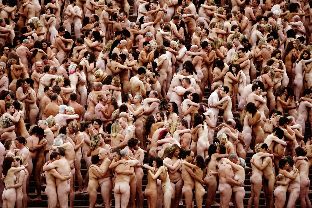 A LOT Of NAKED GIRLS