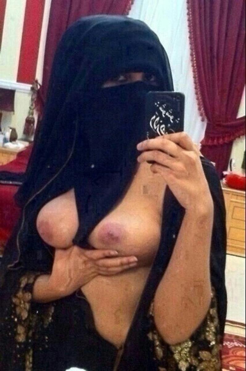 Big Boobs Arab Nude