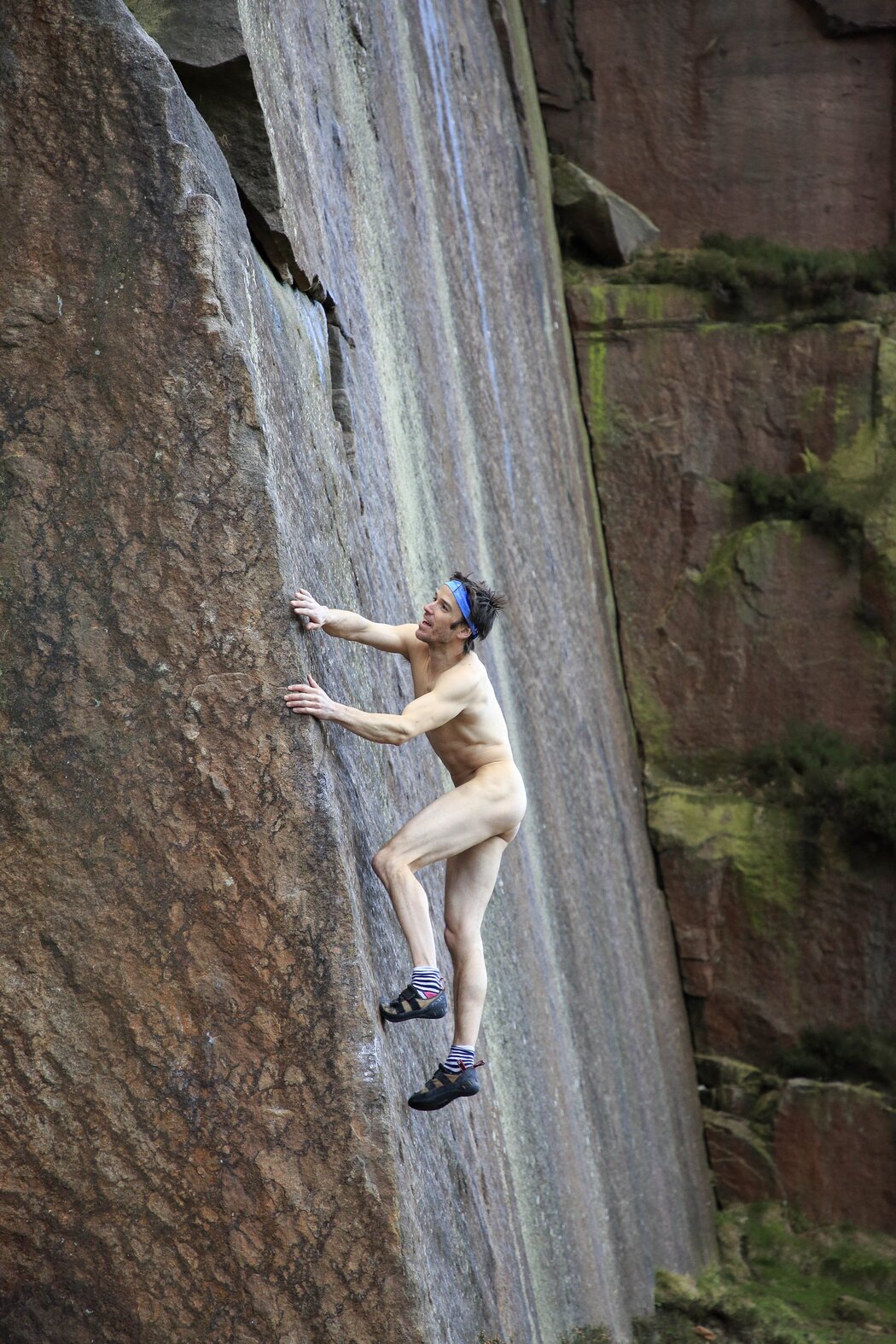NAKED CLIMBING