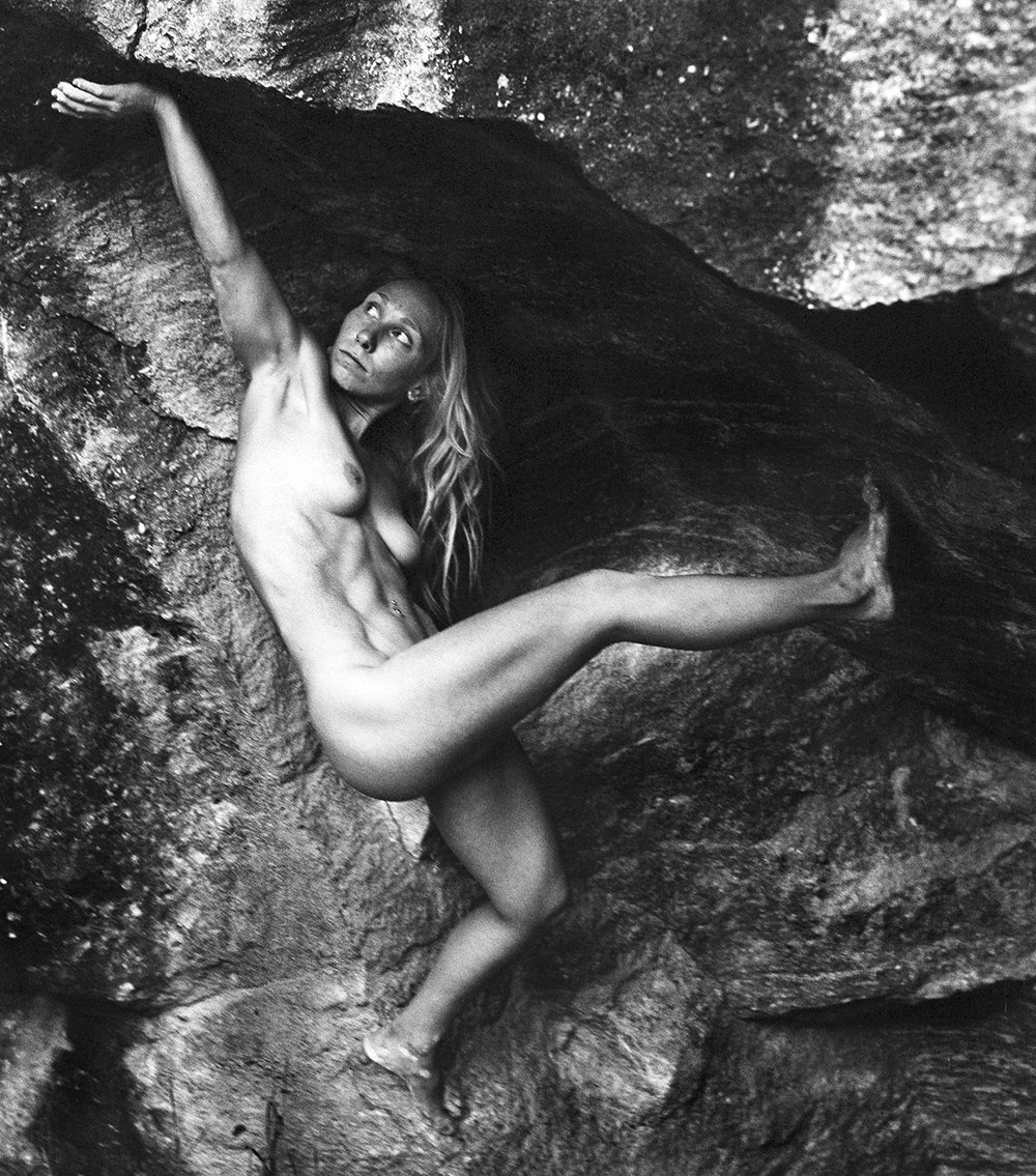 NAKED CLIMBING