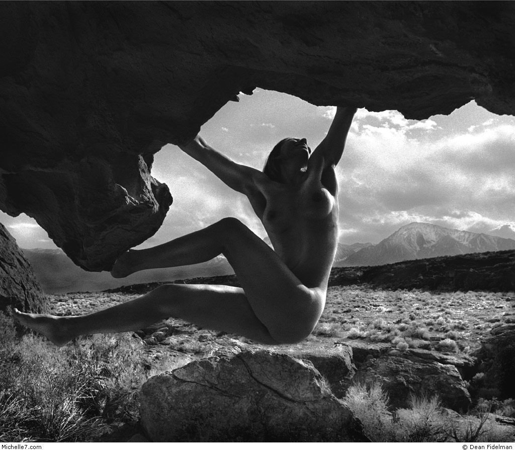 NAKED CLIMBING