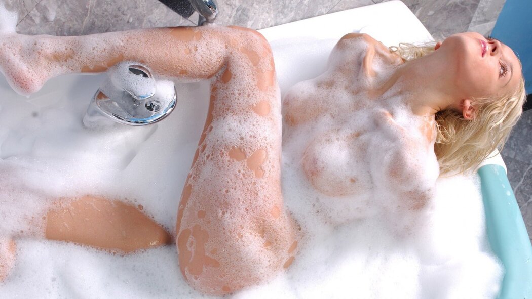 Naked Girl Bath