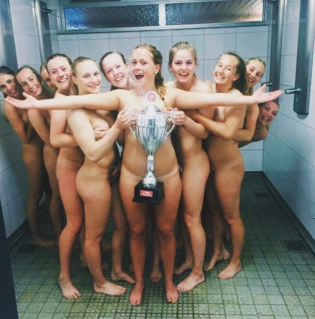 Girls Team Naked