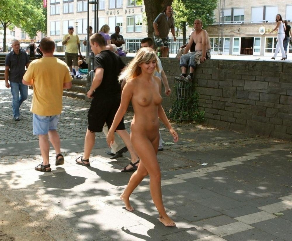 Women Naked Public