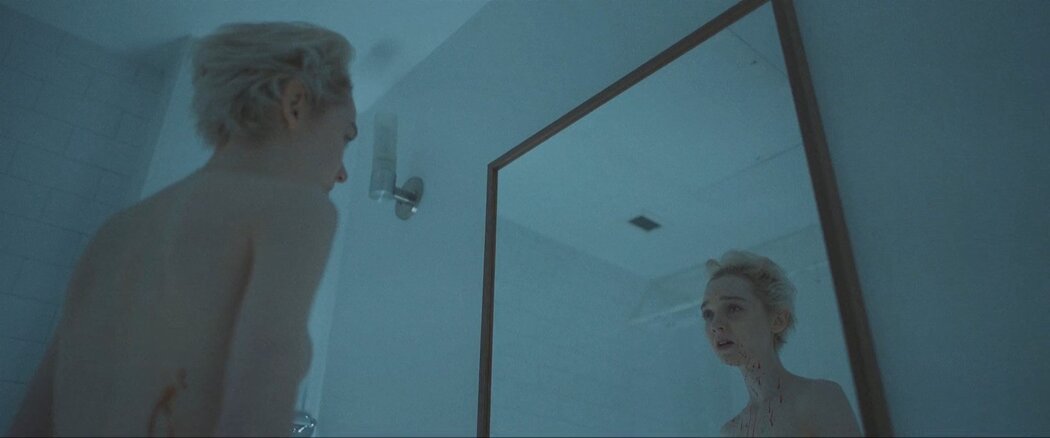 Julia Sarah Stone Naked