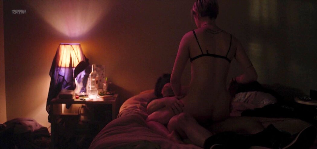 Julia Sarah Stone Naked