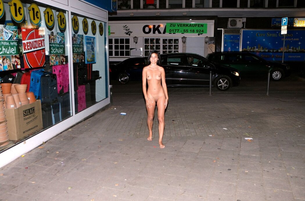 NAKED PUBLIC PICSS