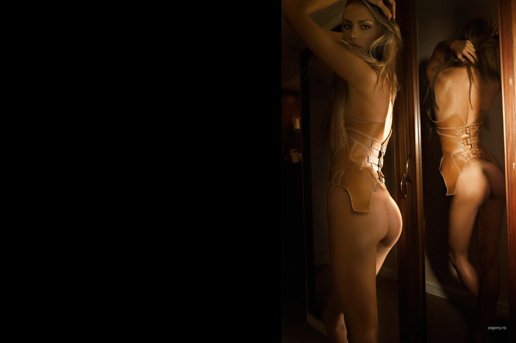 Alessandra Ambrosio Naked