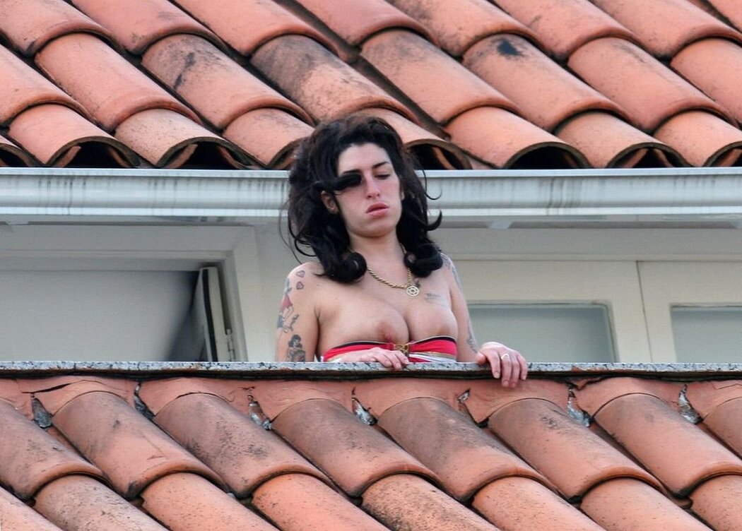 Amy Winehouse Naked