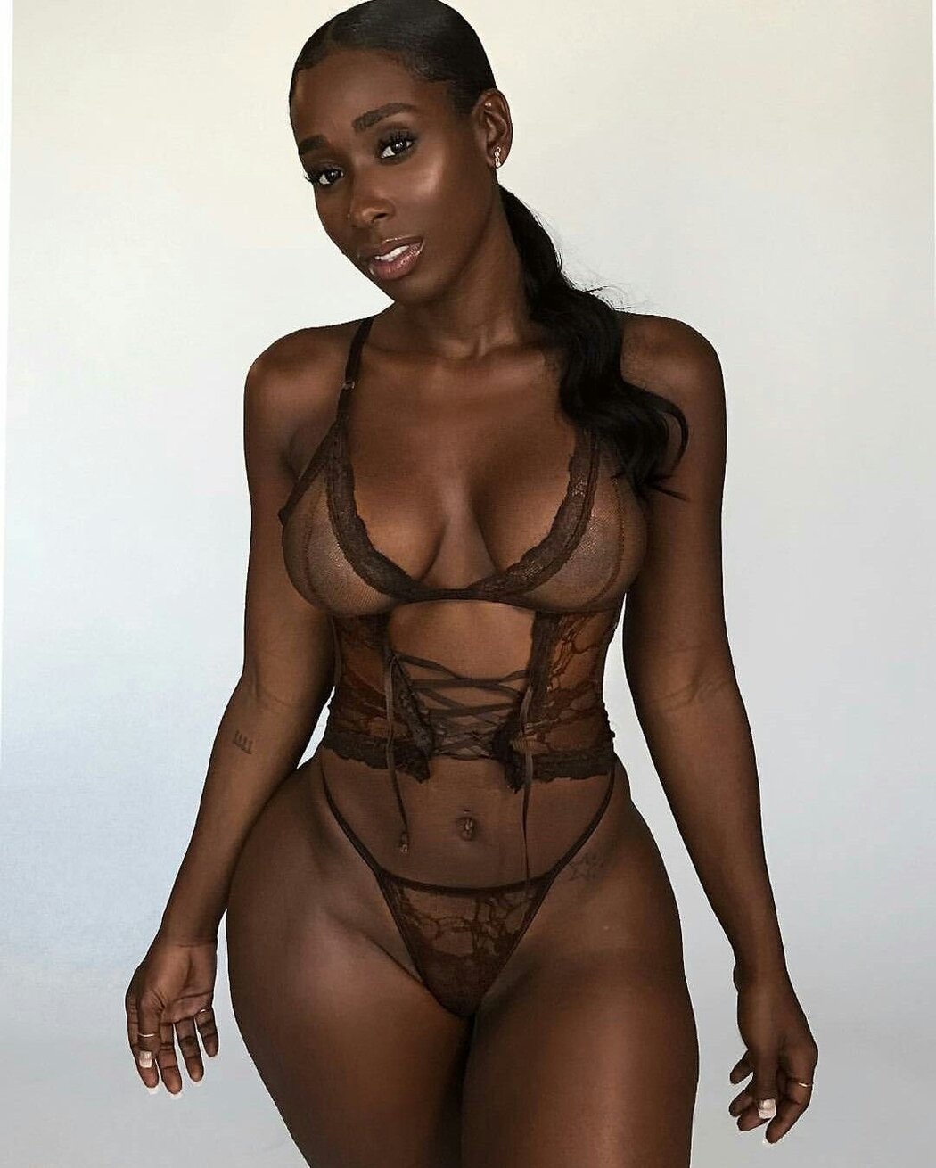 EBONY LINGERIE NUDE