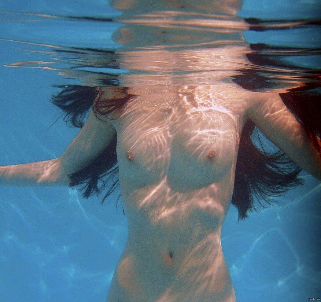 Naked Swimming Girl