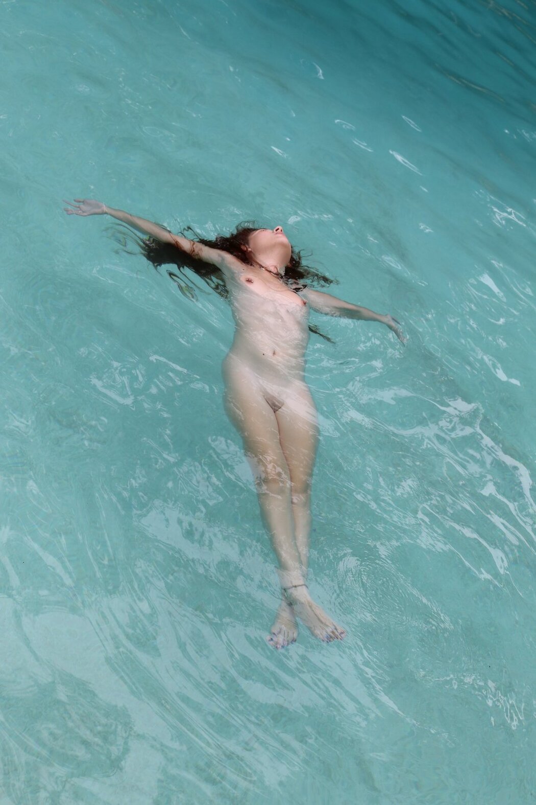 Naked Swimming Girl