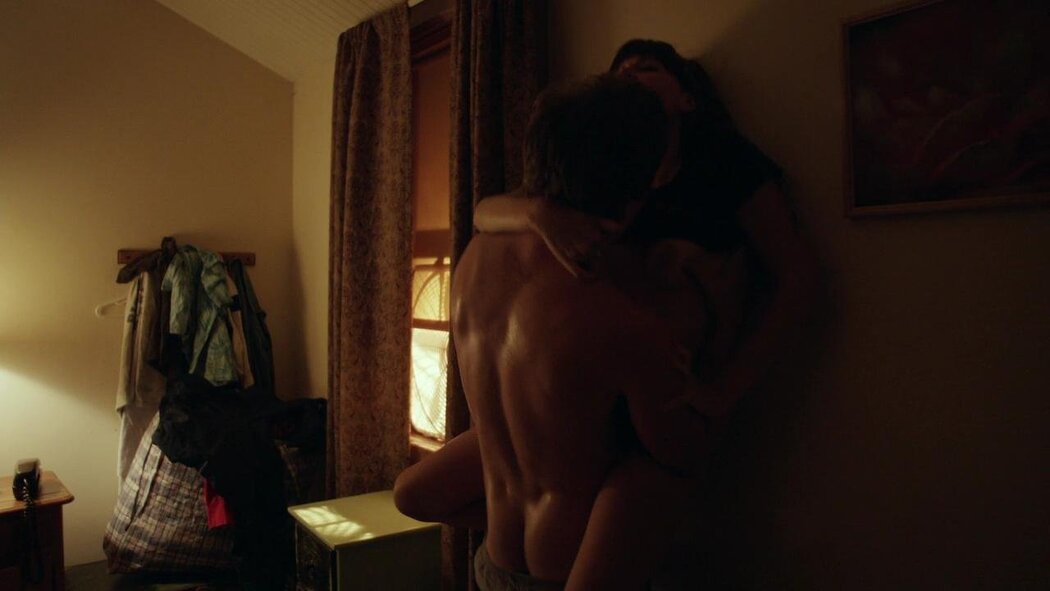 Jeremy Allen White Nake