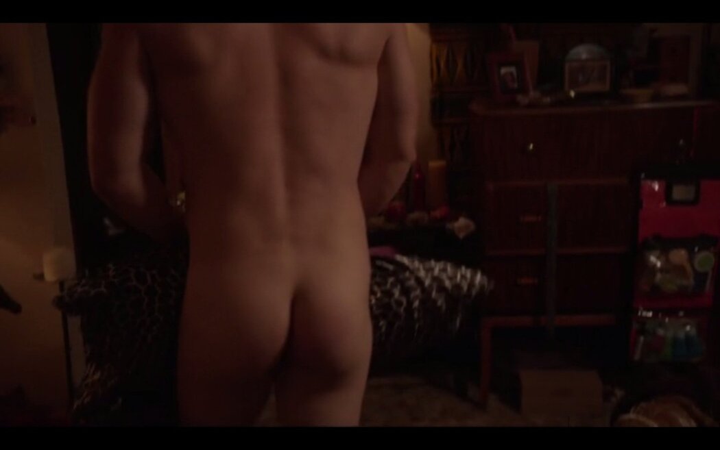 Jeremy Allen White Nake