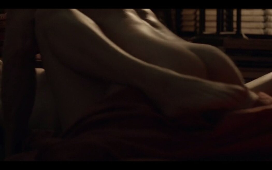 Jeremy Allen White Nake