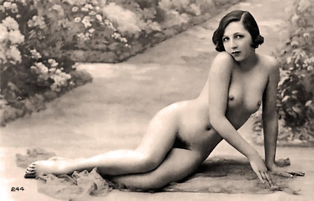 Vintage Naked Ladies