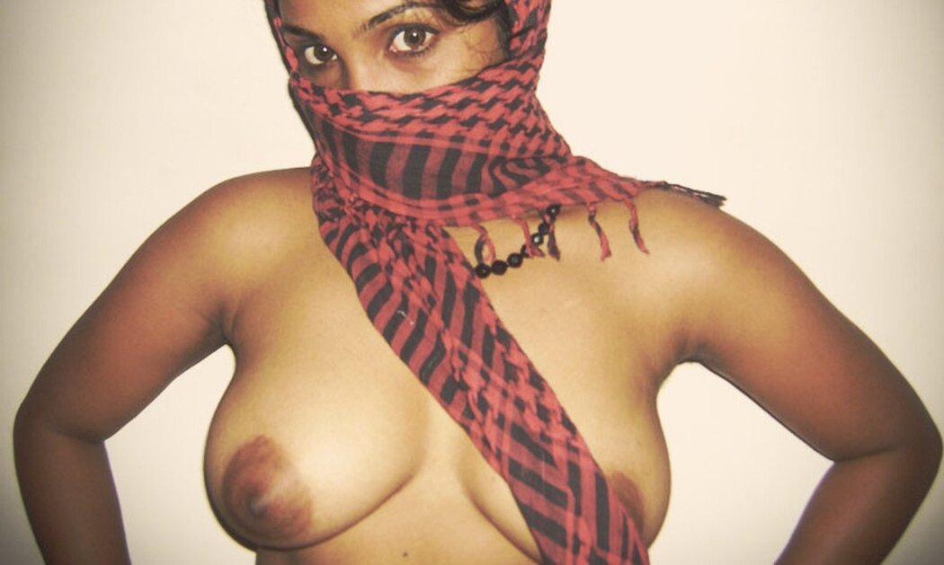 Hot Arab Girl Nudes
