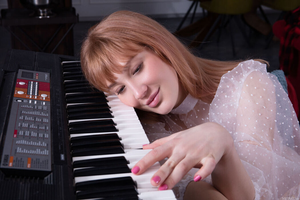 MetArt Emily Blake – Keyboard Cutie Part1