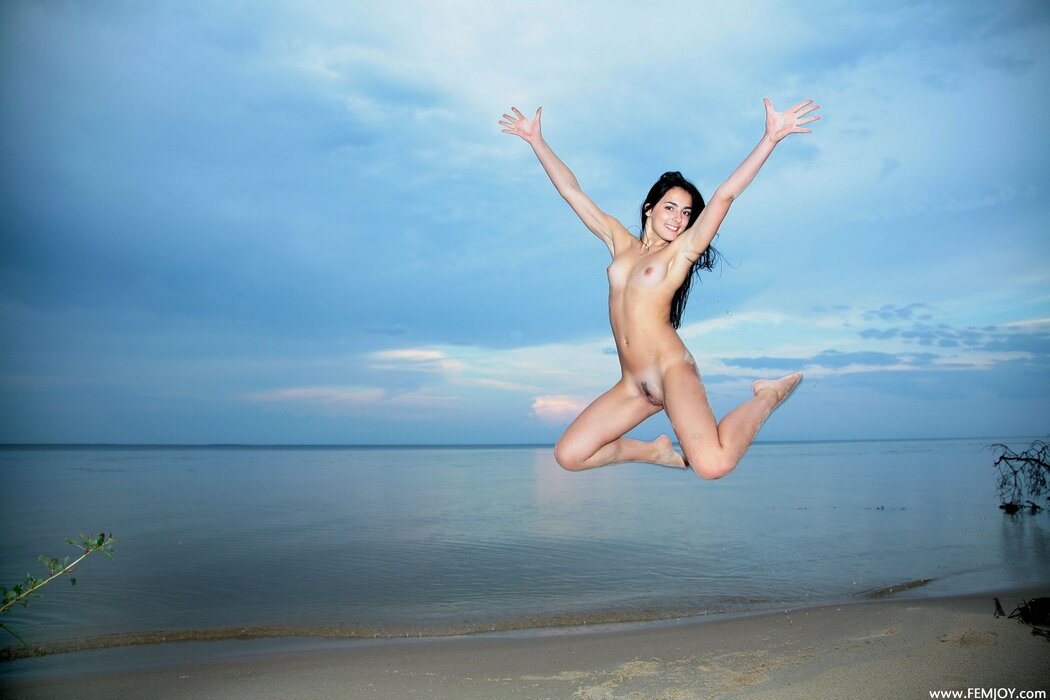 Naked Girls In A Jump