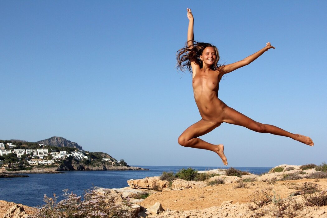 Naked Girls In A Jump
