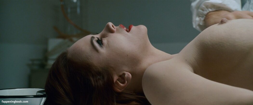 Cristina Ricci Naked