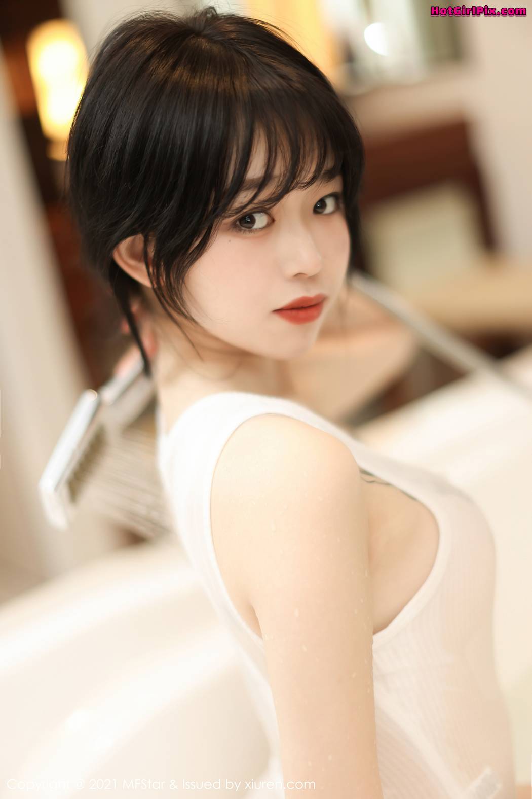 [MFStar] Vol.496 Nai Ping Zi (奶瓶子)
