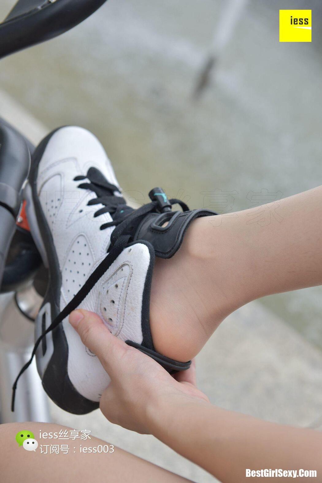 IESS异思趣向 SXJ.030 Xin Xin