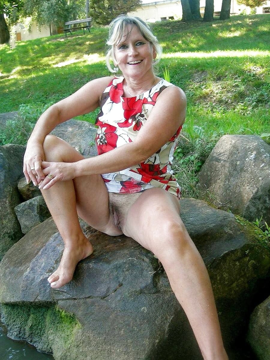 Older Women Without Panties