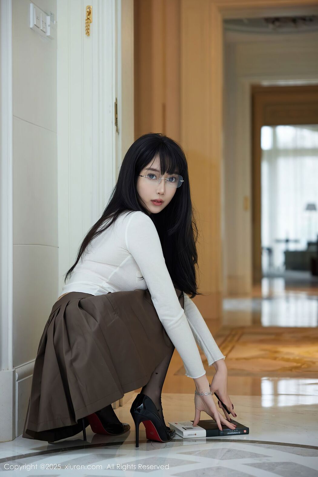 XiuRen秀人网 No.9737 Yue Er Yue Er