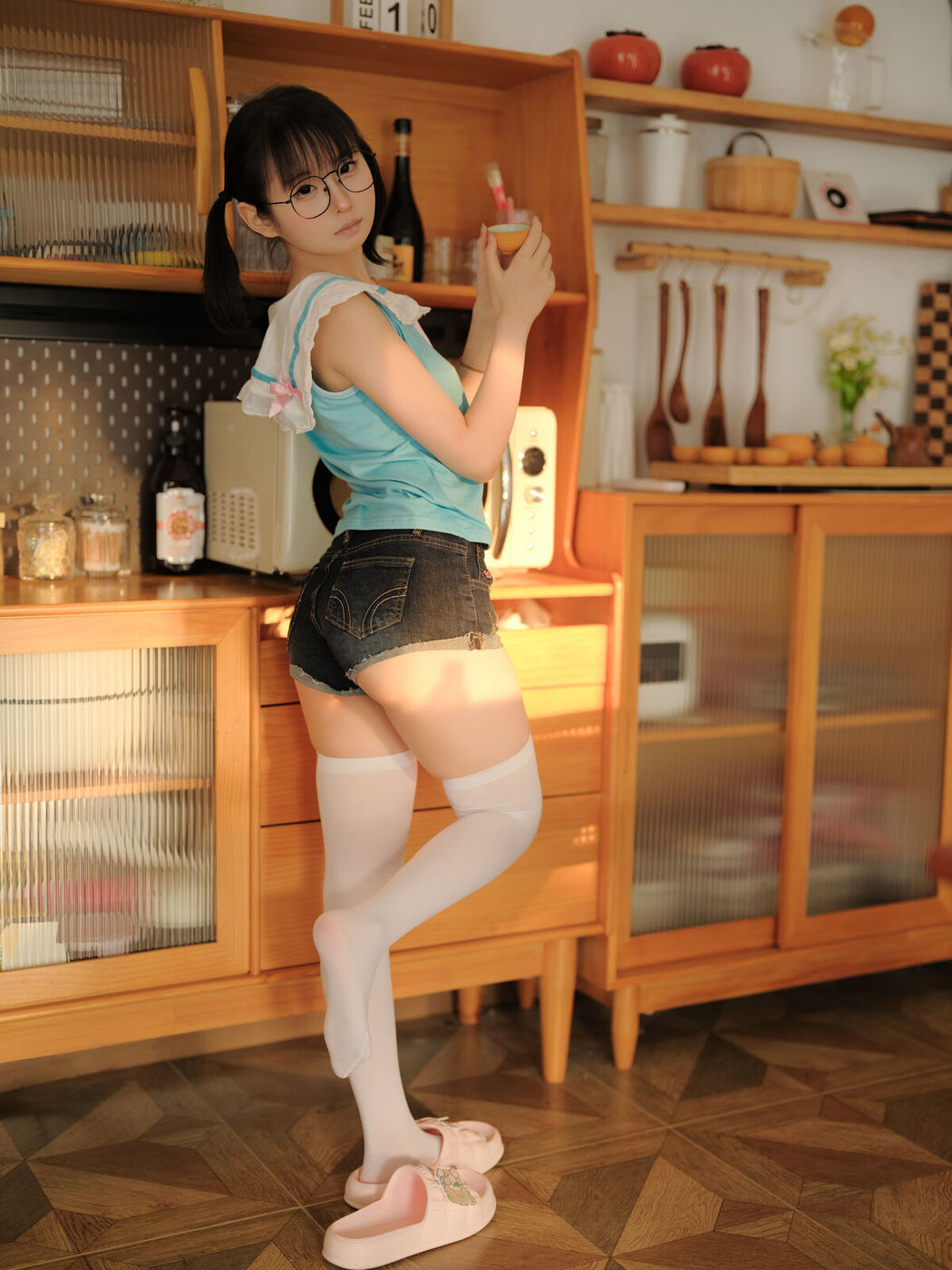 Coser@幼水铃衣 – 你的电子女友