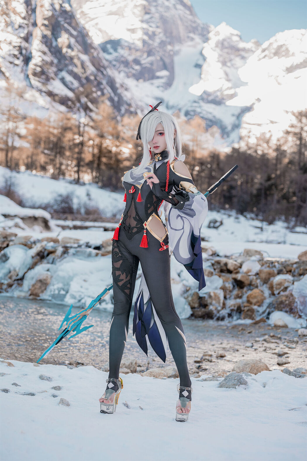 Coser@如月灰 – 申鹤 原神
