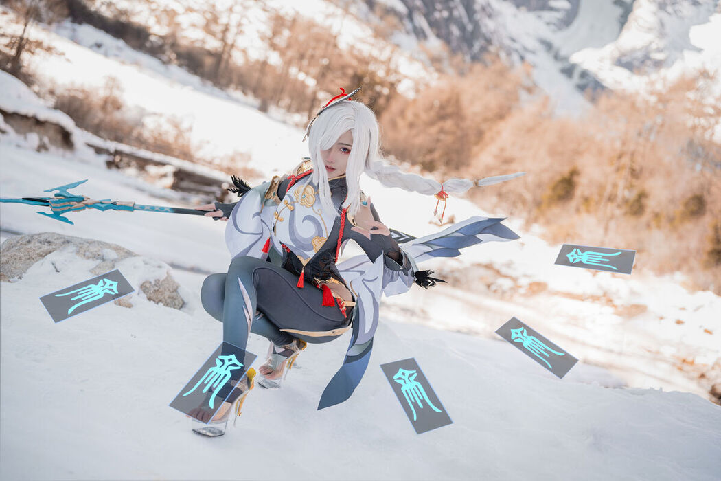 Coser@如月灰 – 申鹤 原神