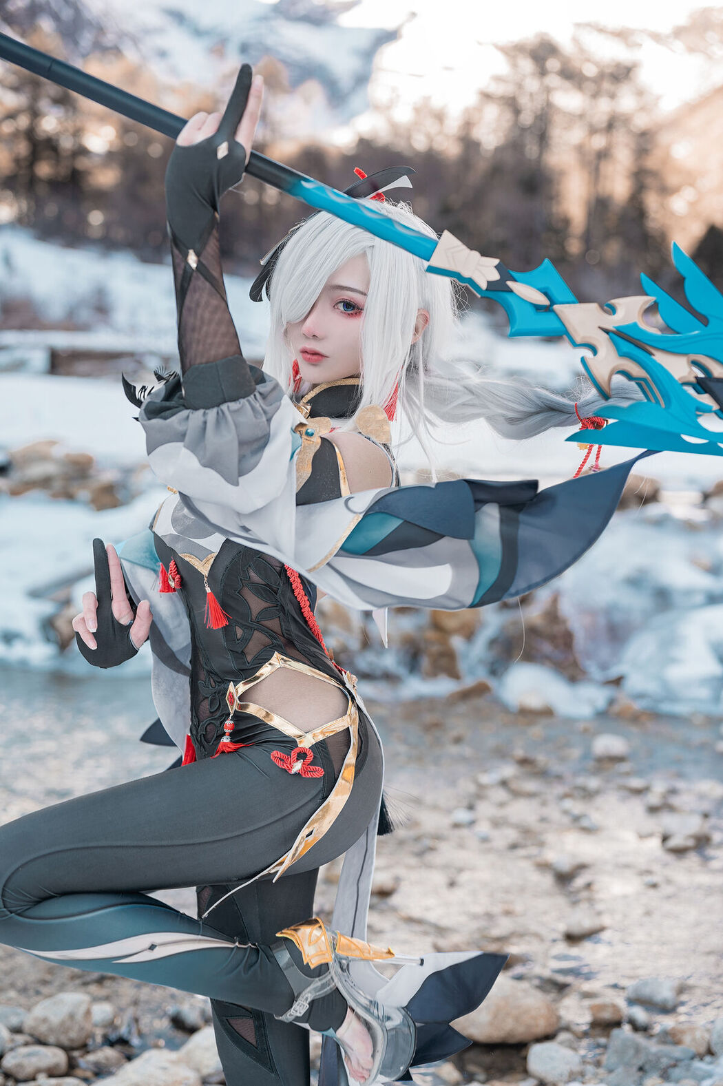 Coser@如月灰 – 申鹤 原神