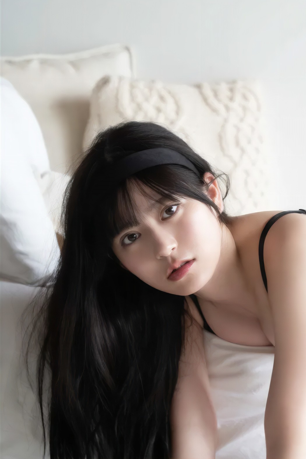 Amane Tsukiashi 月足天音, FRIDAY GOLD フライデーゴールド 僕だけのエンジェル – EVERIA.CLUB