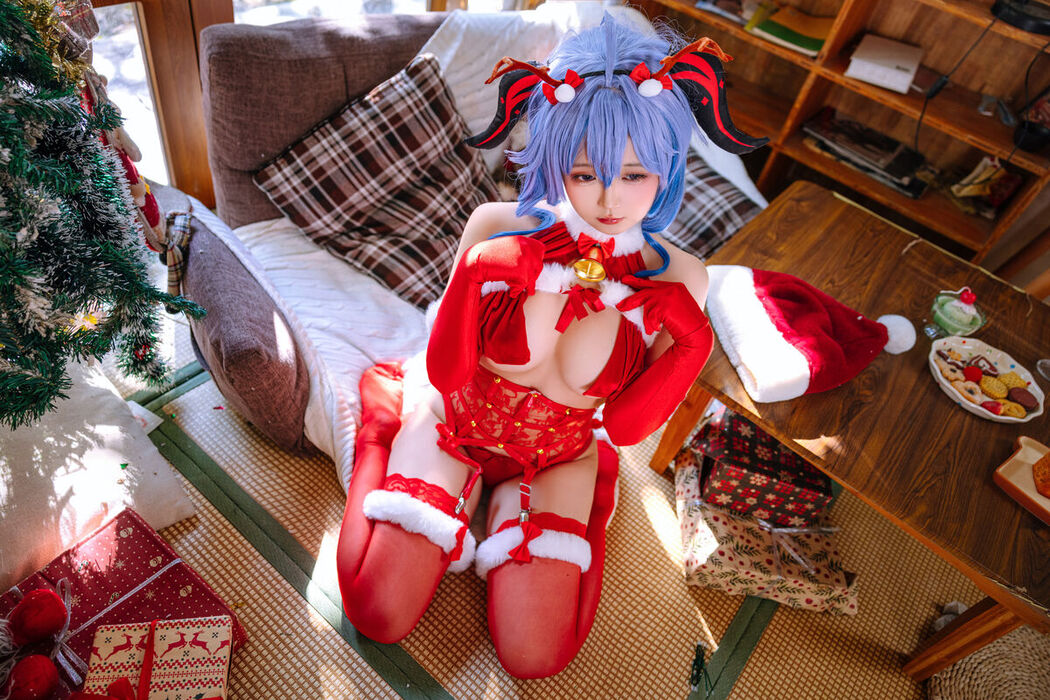 Coser@日奈娇 – 甘雨圣诞