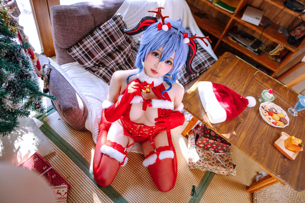 Coser@日奈娇 – 甘雨圣诞