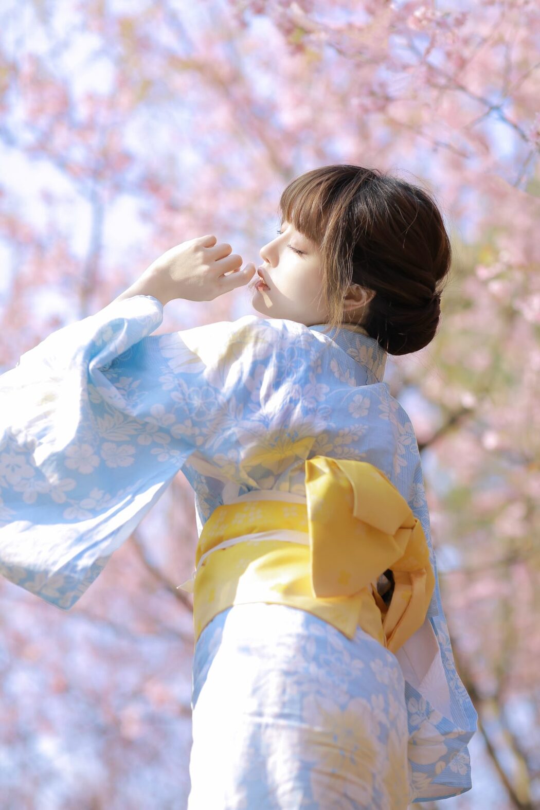 YiTuYu艺图语 Vol.1079 Qu Ling Xi