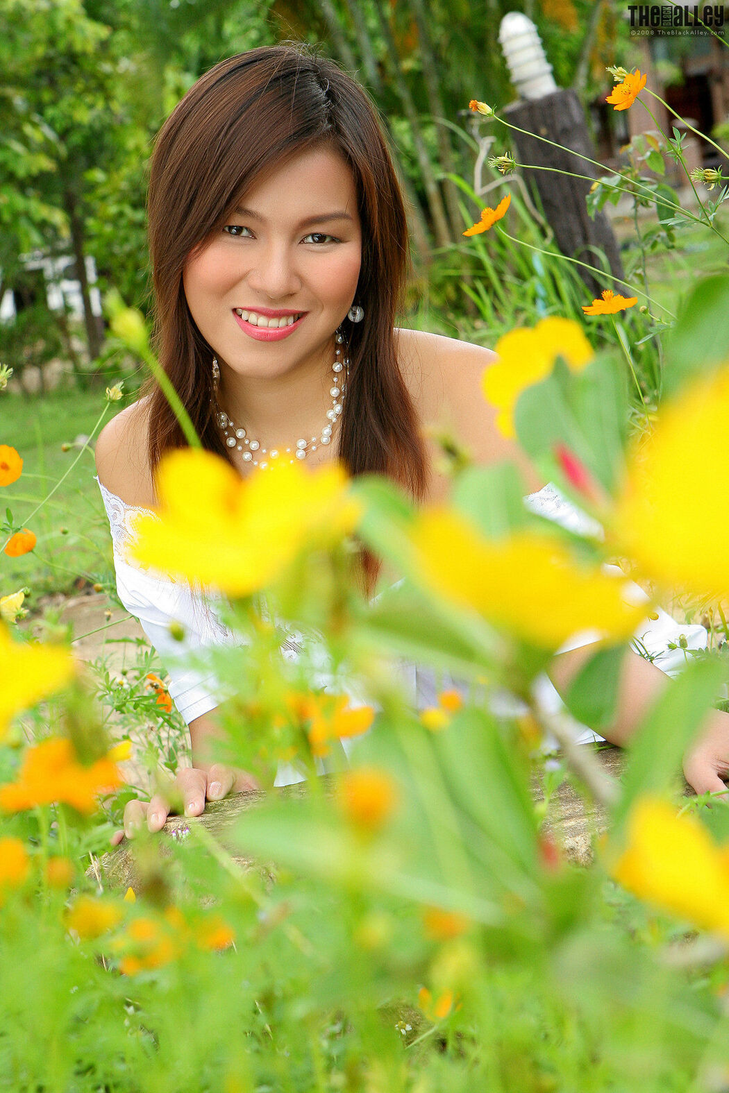 [The Black Alley] Linda Pongsai 01
