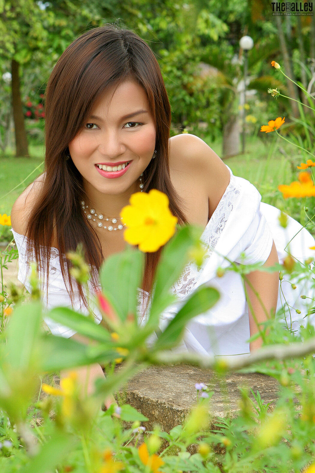 [The Black Alley] Linda Pongsai 01
